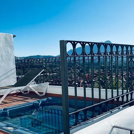 Lomas Del Marcques Apartment